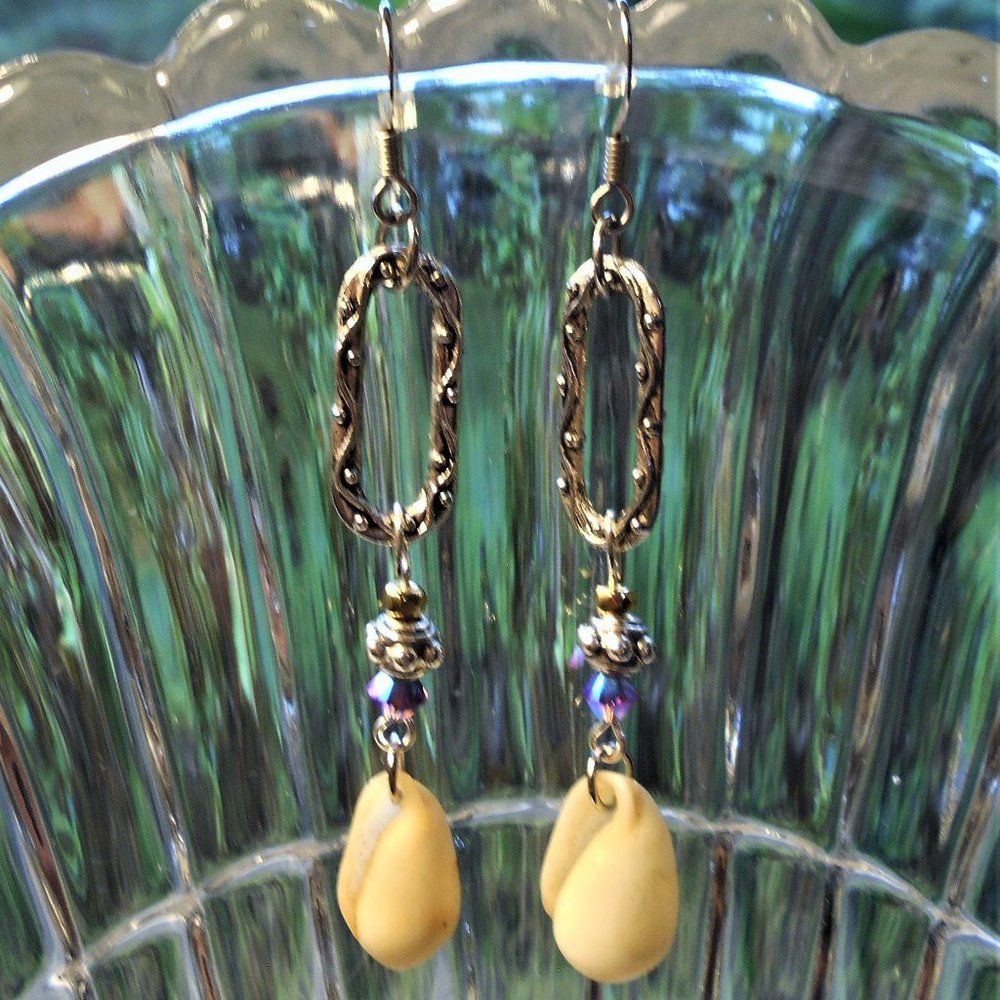 earrings shell glass beaded